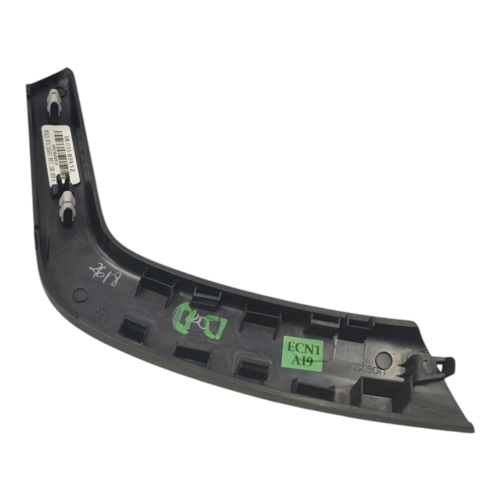 Moldura Puxador Porta Dianteira Direita Peugeot 208 2014 Cinza 4