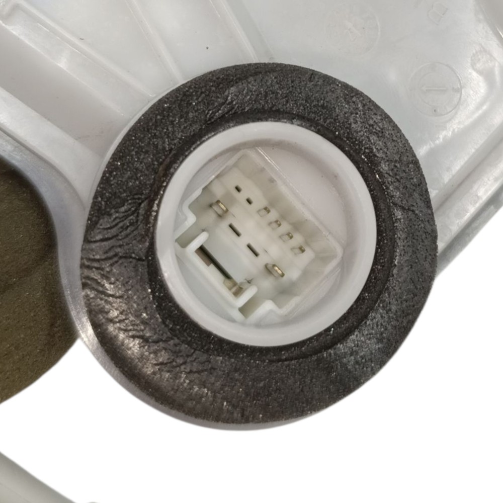 Fechadura porta dianteira esquerda Toyota Corolla 2023 2024 4