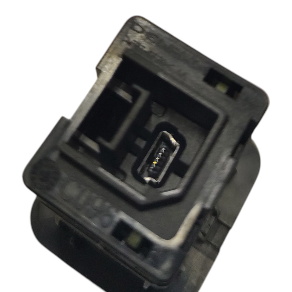 Entrada Auxiliar Usb Fiat Argo 2024 4