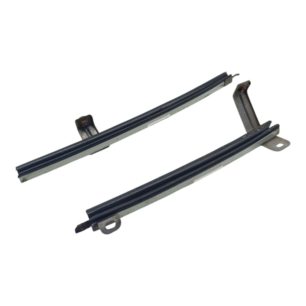 Par Guia Vidro Dianteiro Direito Nissan Tiida 2010 2011 2012 3