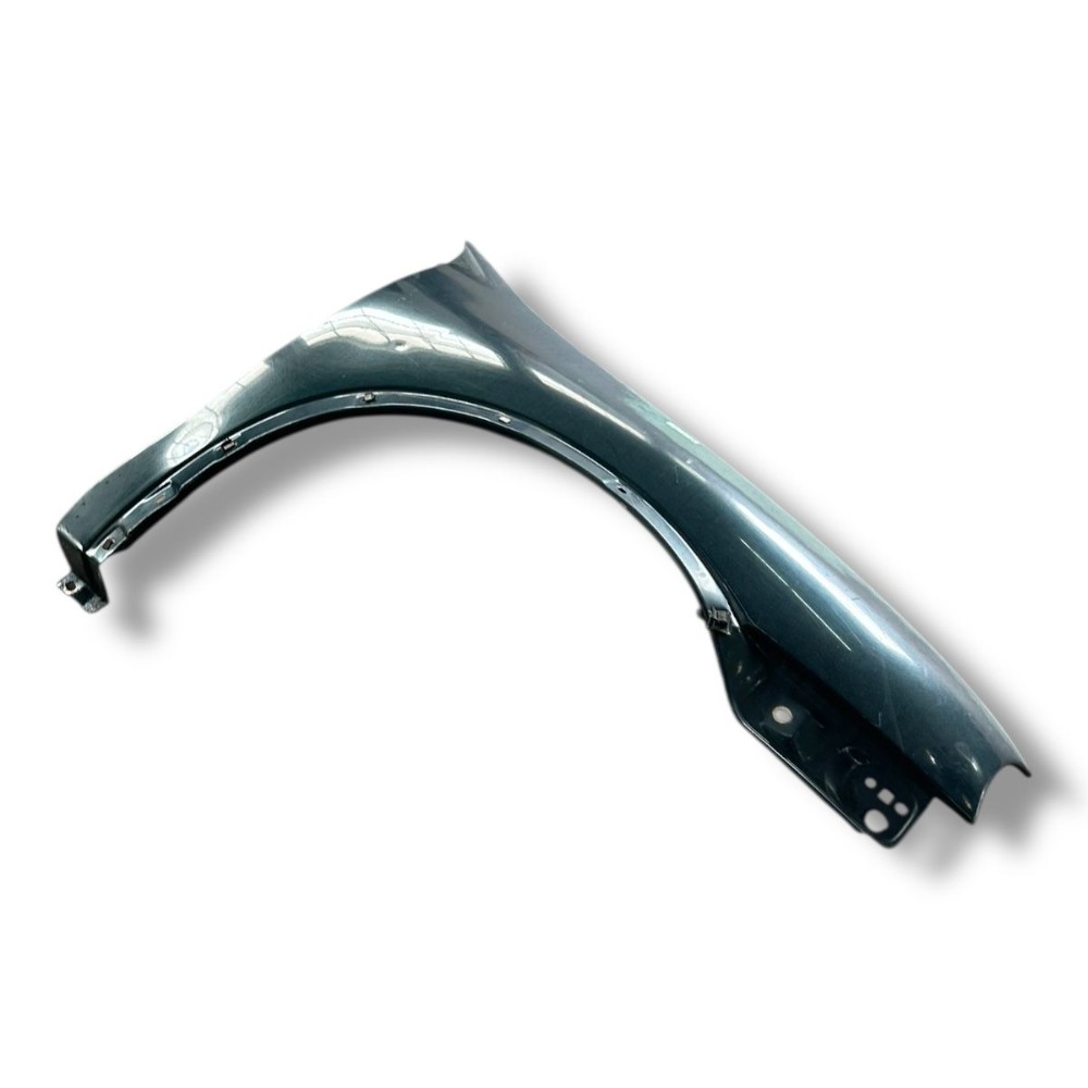 Paralama lado direito GM Corsa 1999 2000 2001 2002 2003 3