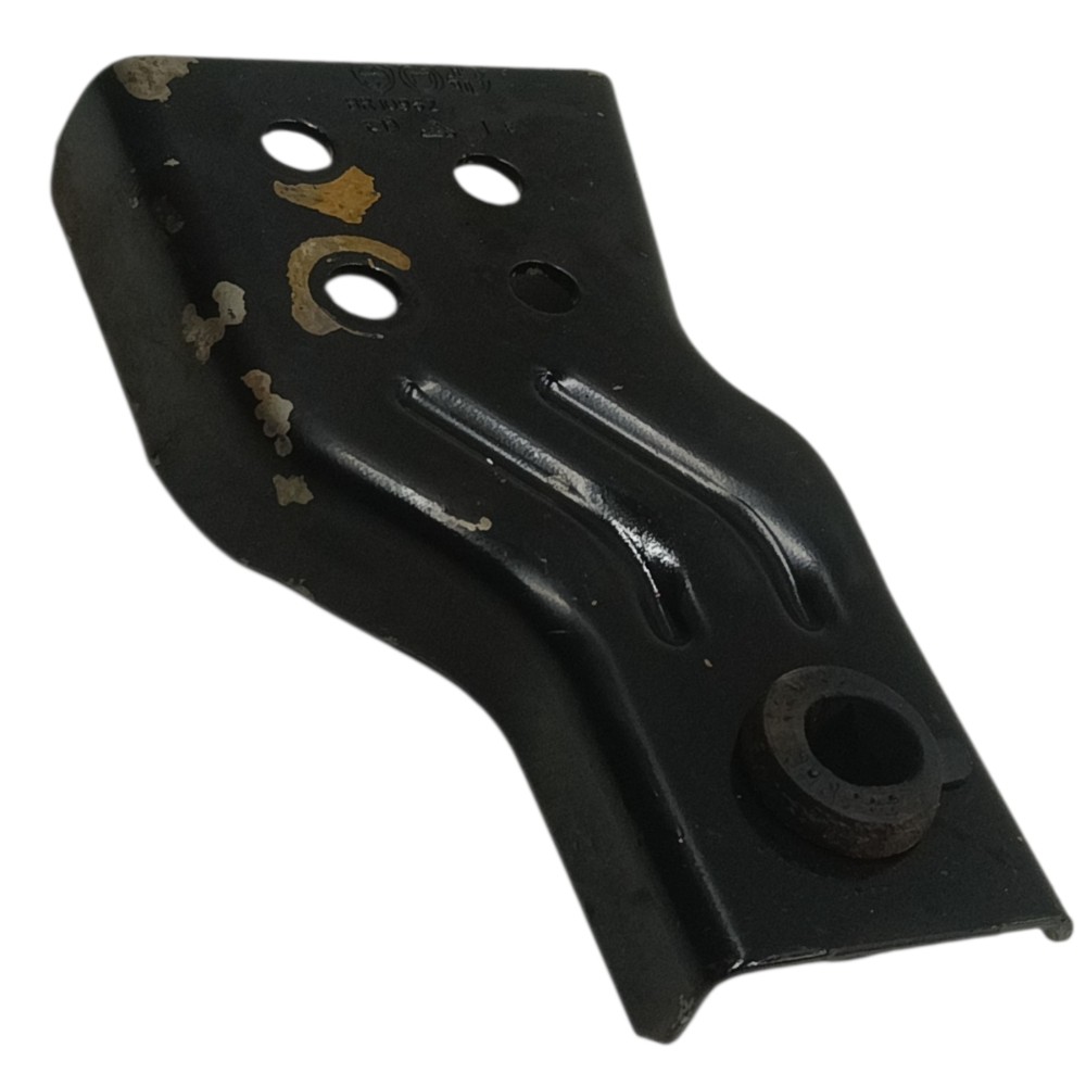 Suporte Direito Radiador Fiat Uno Sporting 2011 2012 2013 4