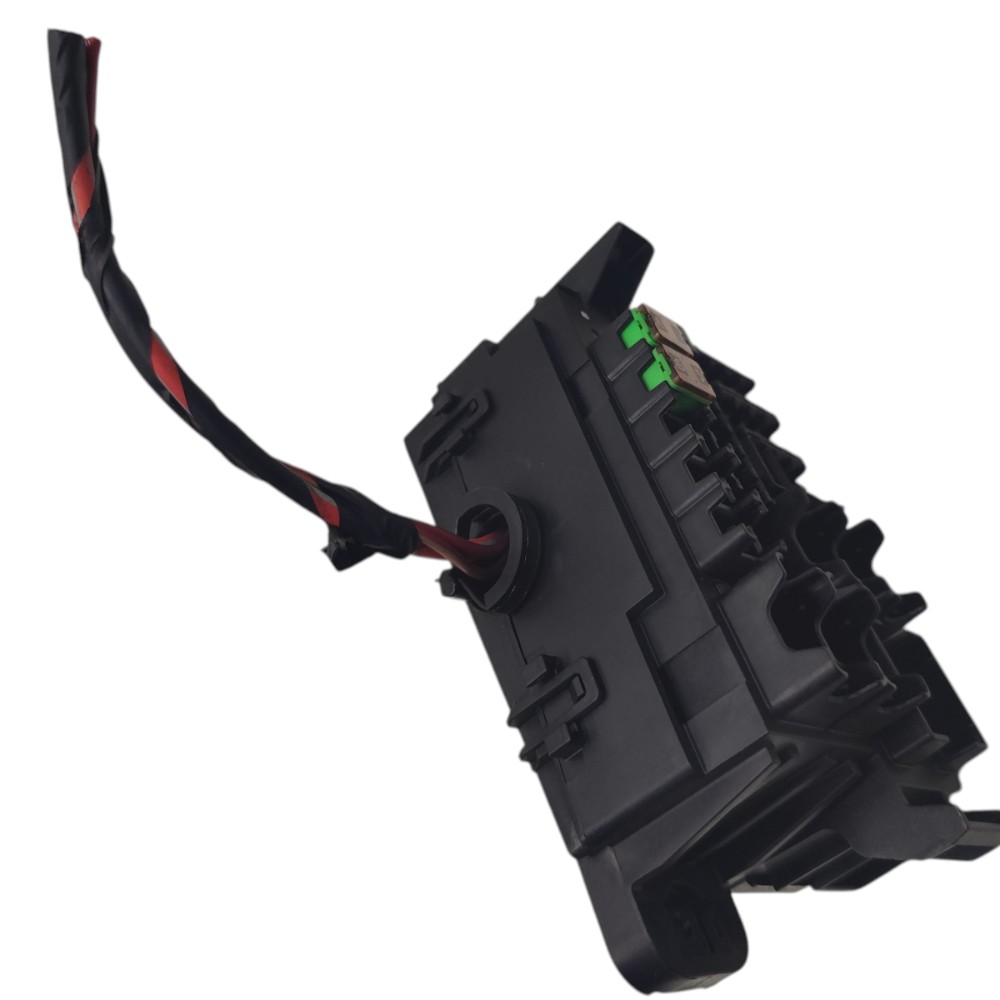 Caixa fusível porta malas GM Tracker 1.4 Lt Turbo 2017 2018 3