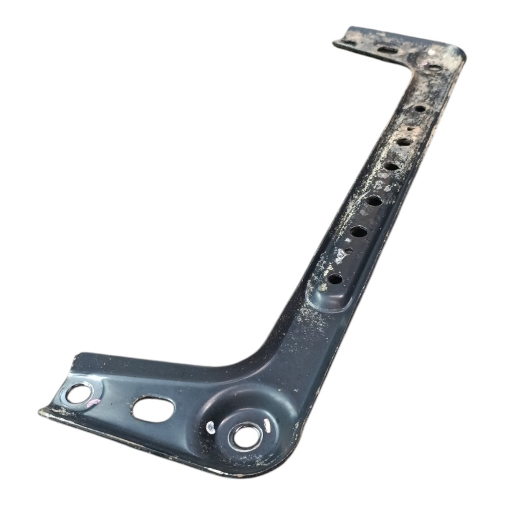 Travessa suporte quadro agregado Nissan Tiida 2010 2011 2012 3