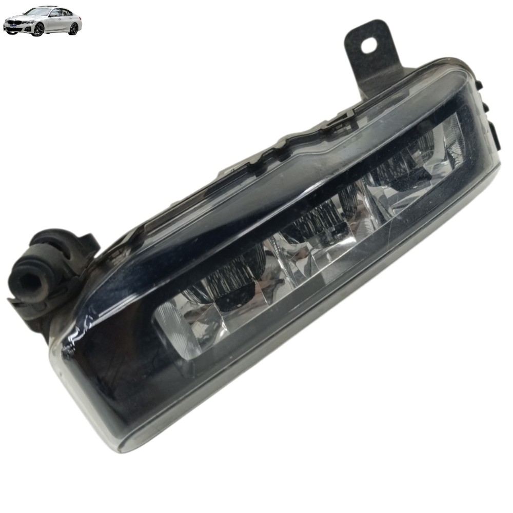 Farol milha direito bmw 320i 2021 2022 2023 detalhe