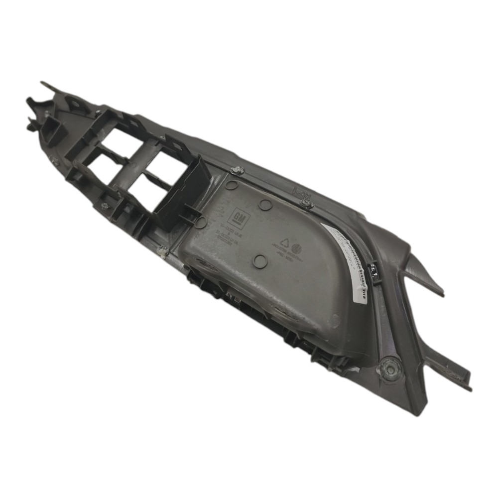 Puxador Porta Dianteira Esquerda Chevrolet Cruze 2015 2016 2