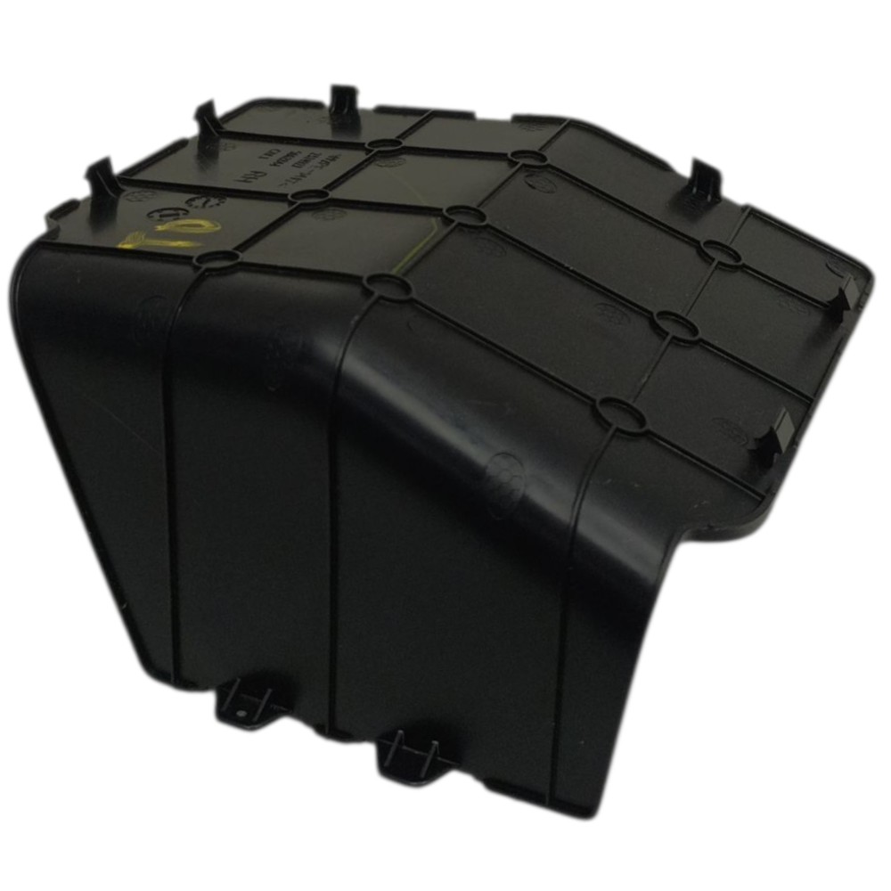 Tampa acabamento direito porta-malas GM Tracker 2019 2018 17 3