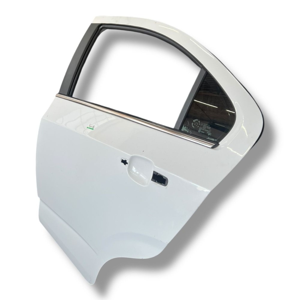 Porta traseira esquerda GM Sonic Sedan 2012 2013 2014 2