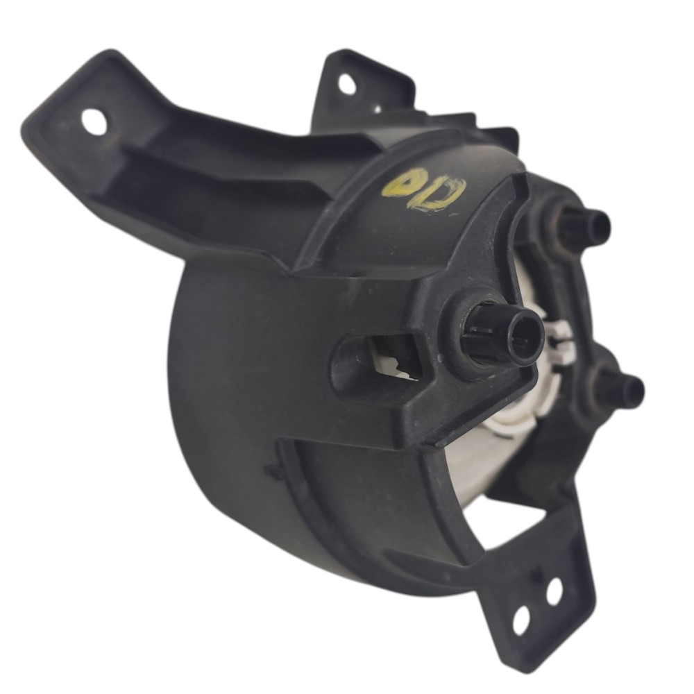 Farol milha Redondo lado direito GM Tracker 2017 2018 2019 3
