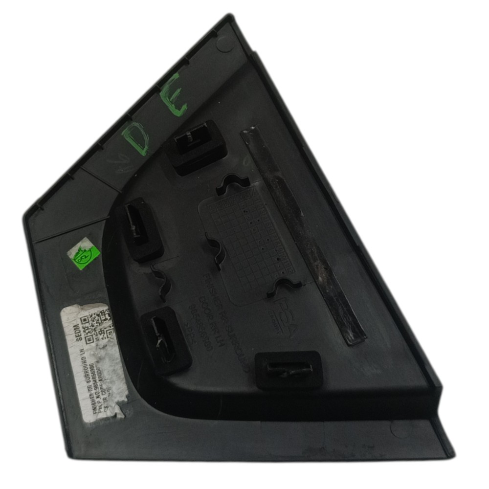 Acabamento externo traseiro esquerdo Citroen basalt 2025 24 3