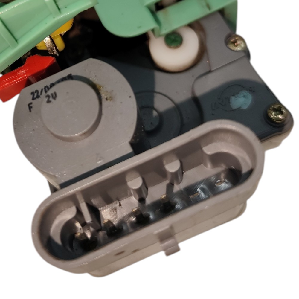 Fechadura porta traseira esquerda Fiat Idea 2005 2006 2007 4