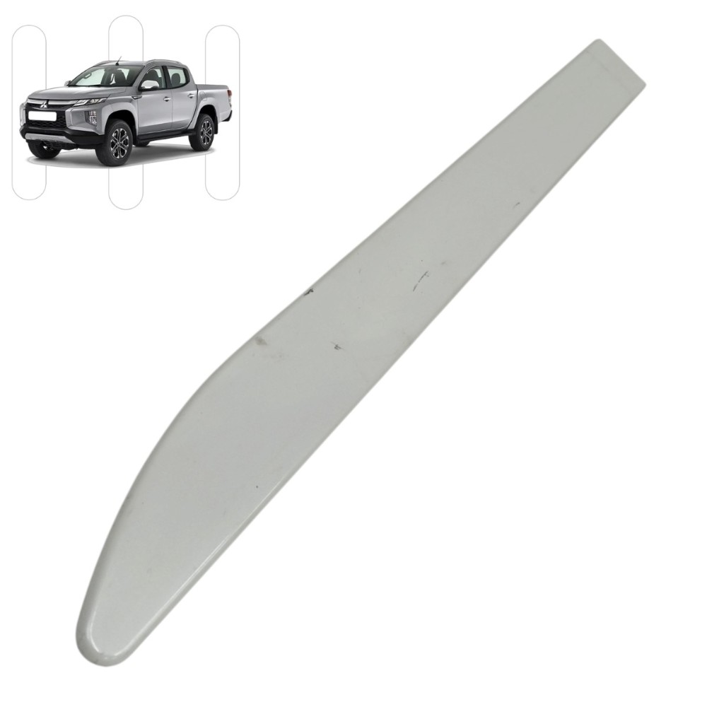 Friso porta traseiro esquerdo Mitsubishi L200 Triton 2024 20