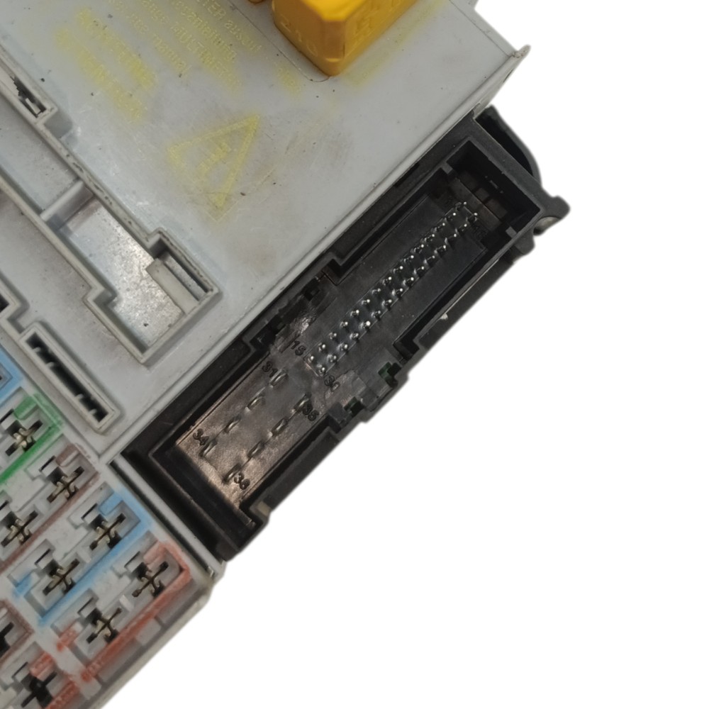 Caixa fusíveis interna GM Vectra 2.0 8V 2011 2010 2009 2008 4