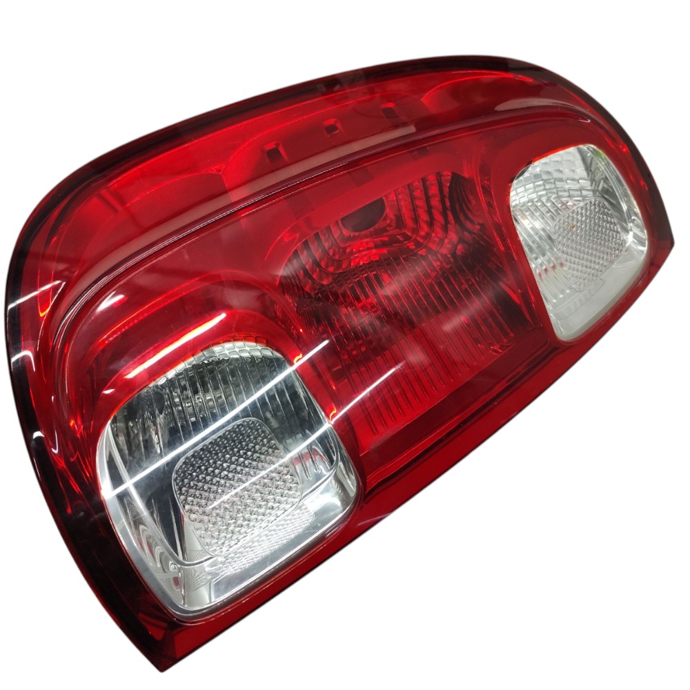 Lanterna esquerda Fiat Uno Vivace 2012 2013 2014 2015 2016 2