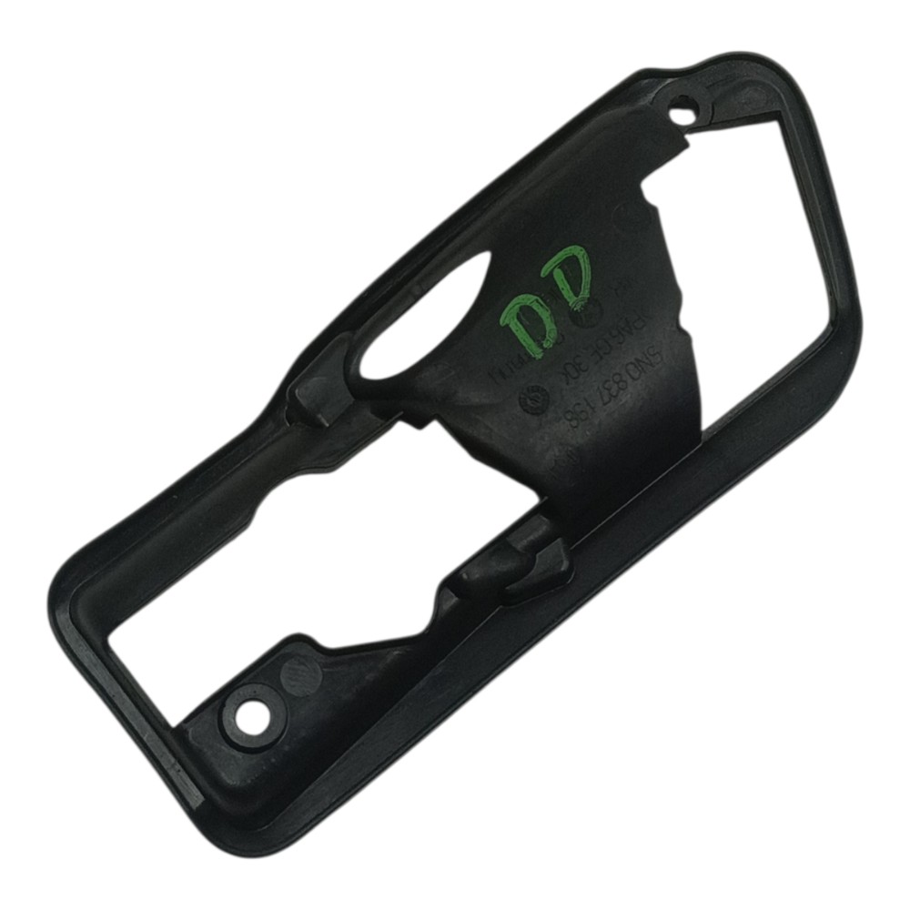 Moldura Maçaneta Interna Dianteira Direita Vw Tiguan 2012 Preto Dianteira 4