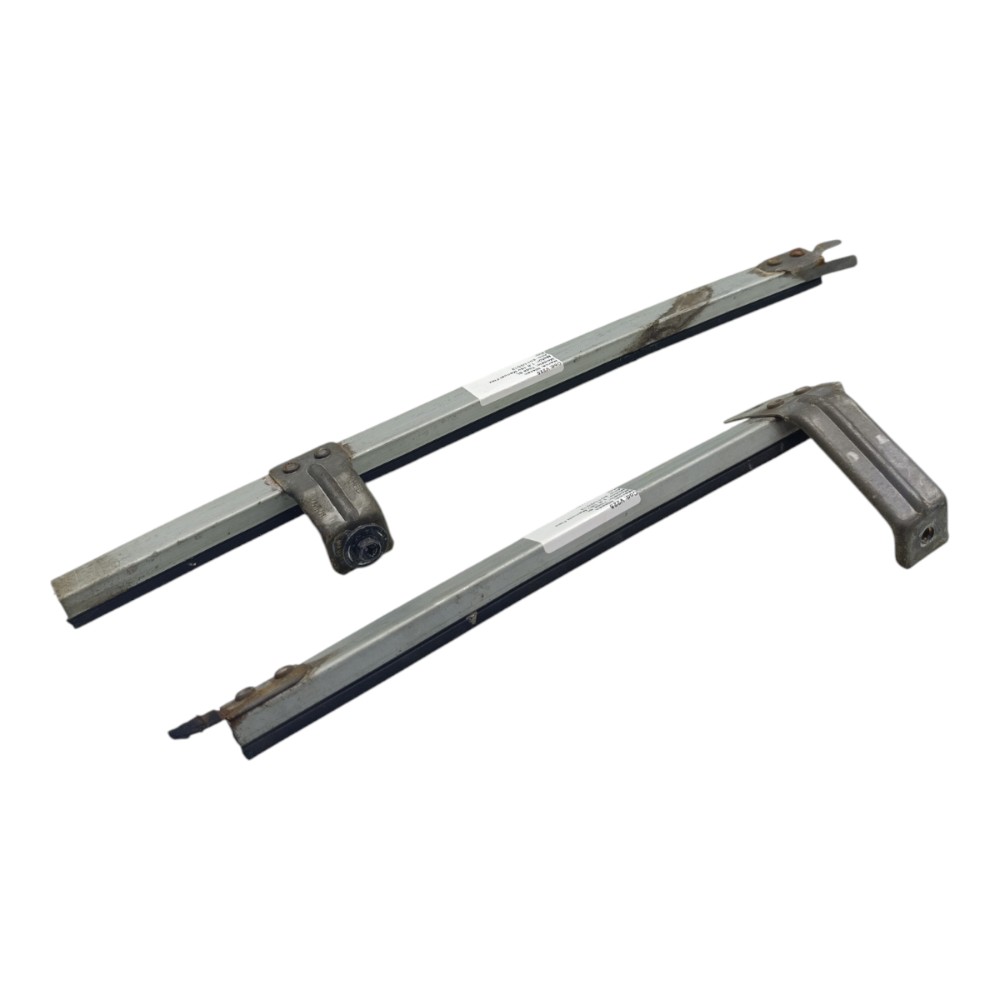 Par Guia Vidro Dianteiro Direito Nissan Tiida 2010 2011 2012 2