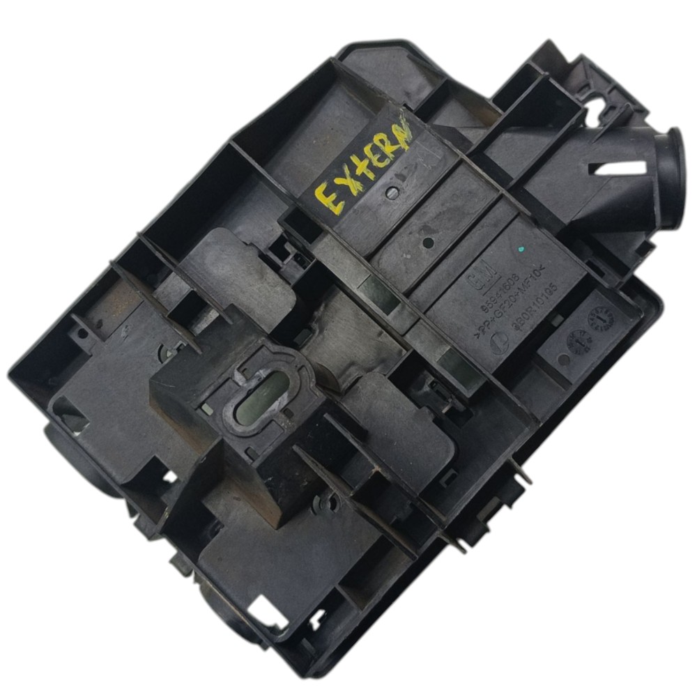 Suporte Caixa Fusível Externa Gm Onix 1.4 Aut 2017 2018 2019 2