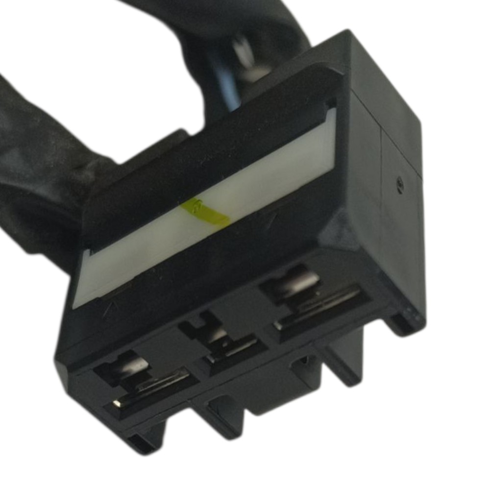 Conector motor ventilador caixa ar Toyota Corolla 2.0 2023 3