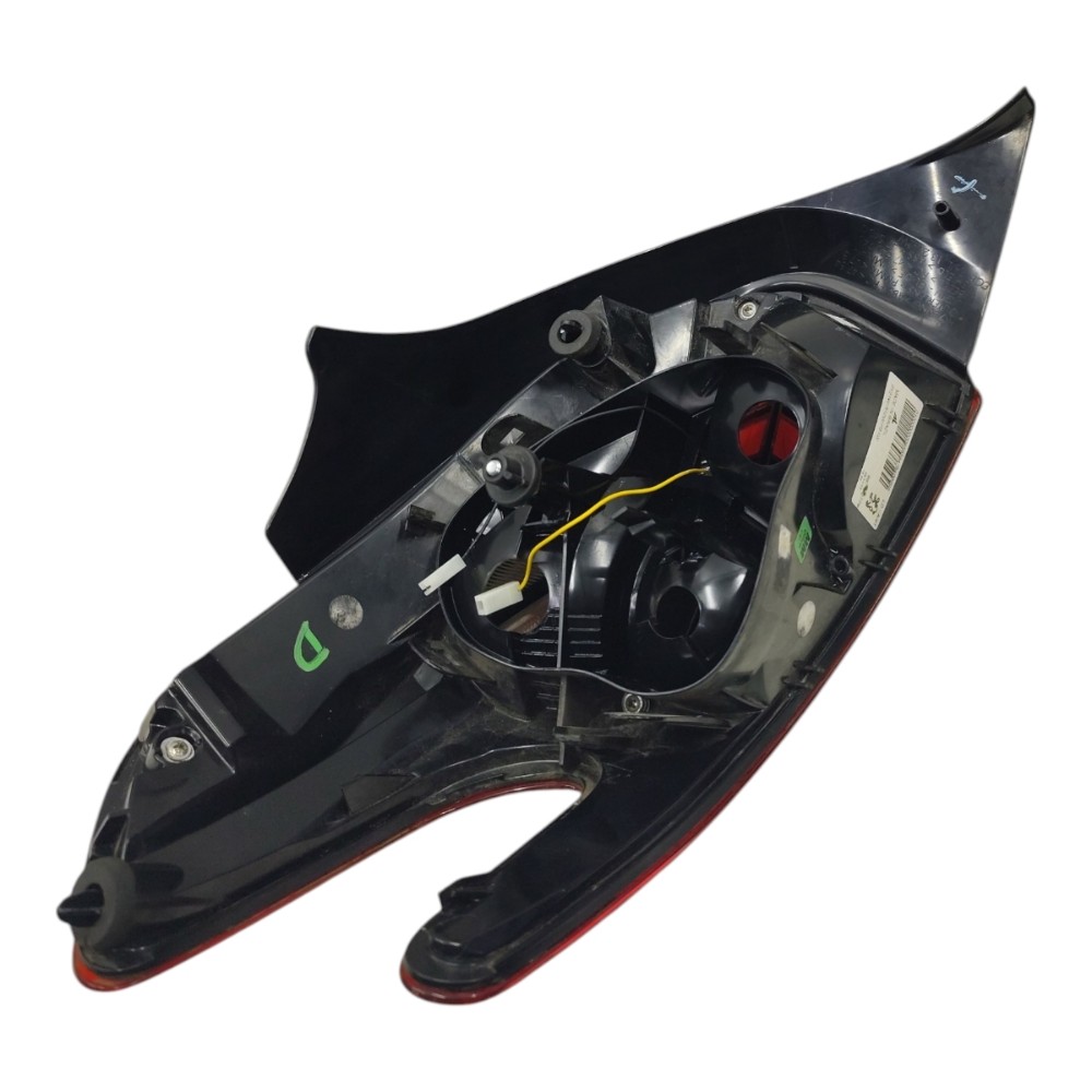 Lanterna Direita Original Peugeot 208 2014 2015 2016 2017 18 Direito/passageiro Vermelho 2