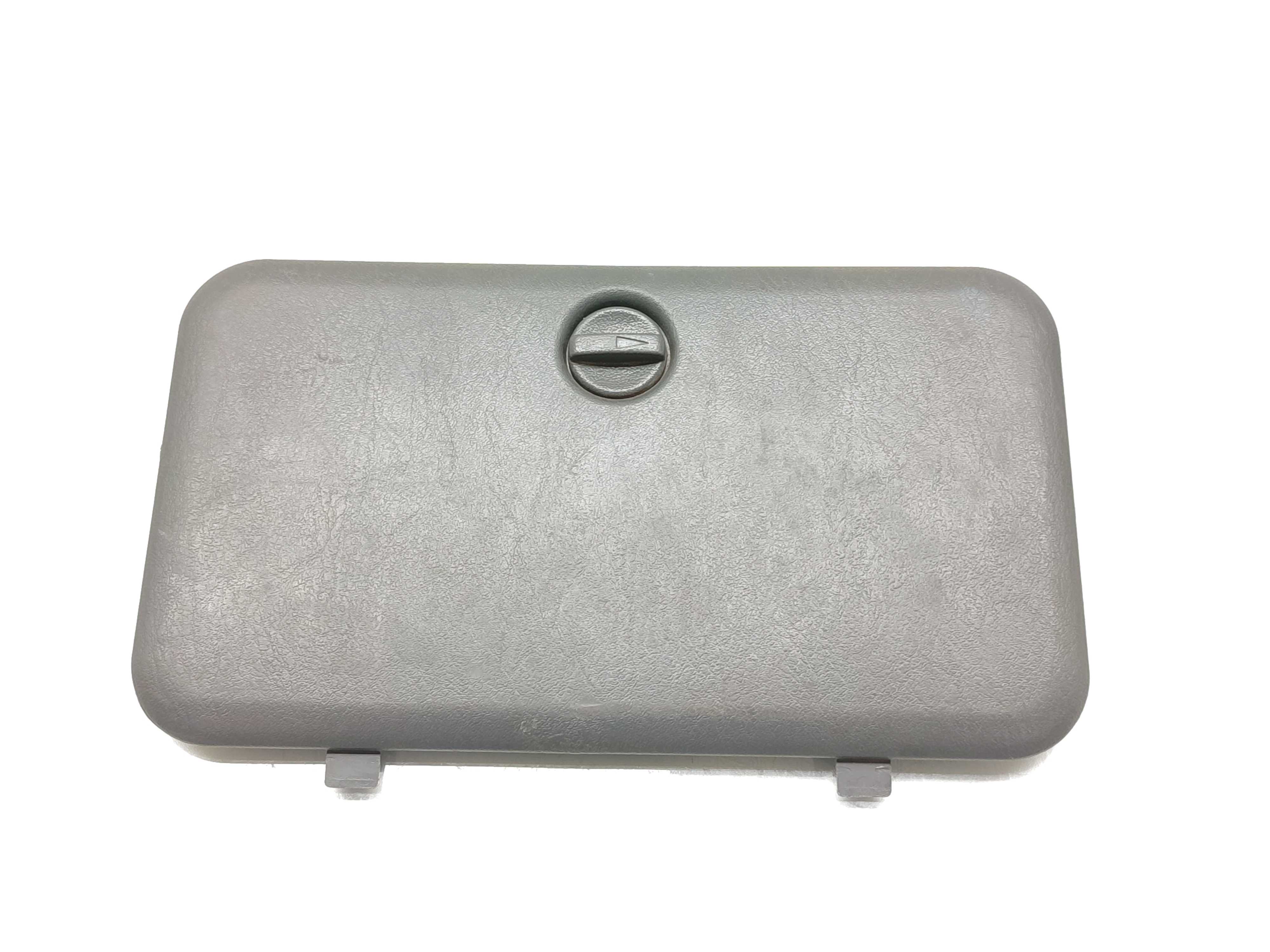 Tampa Lateral Direito Porta Malas Pajero Sport 2000 2001