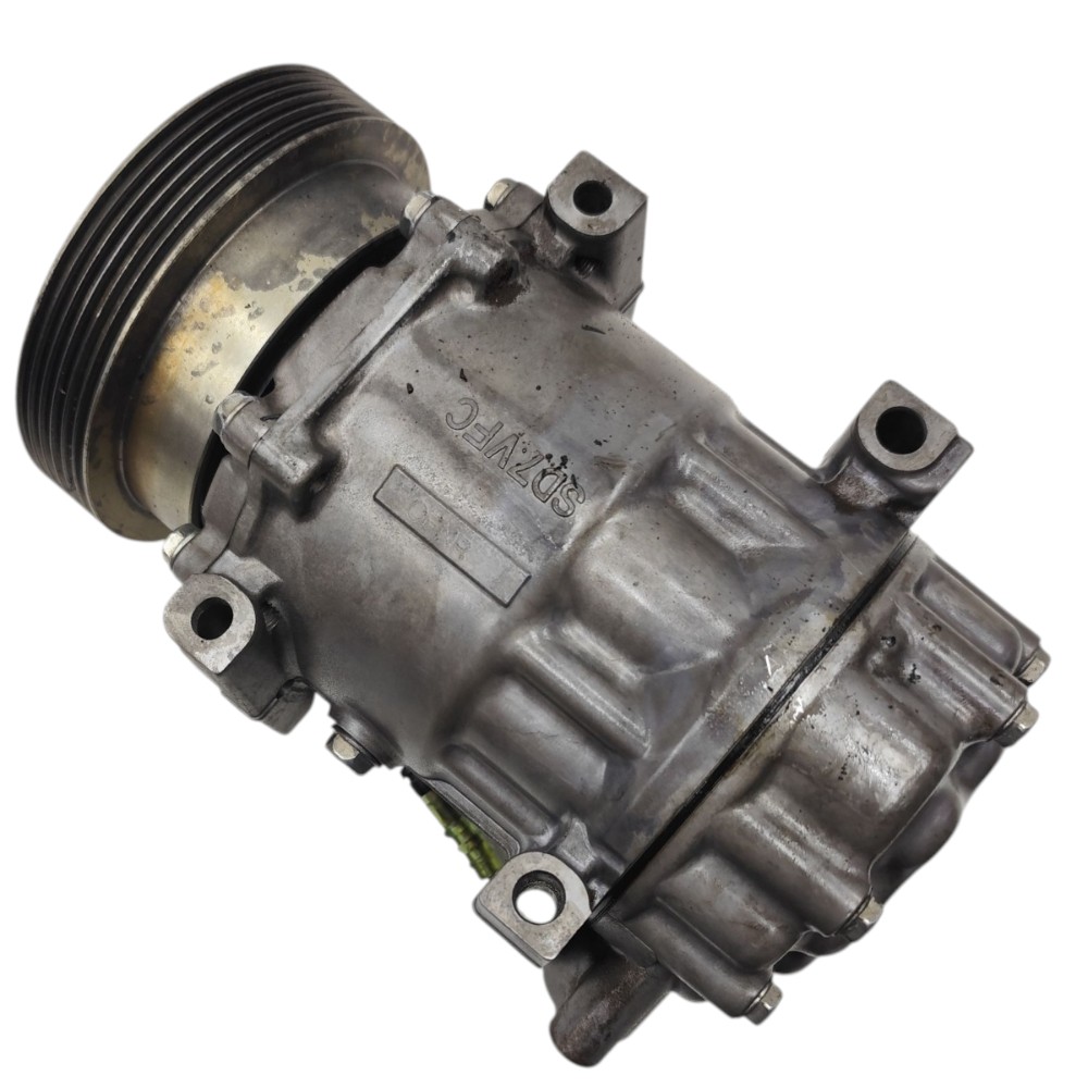 Compressoar ar condicionado Renault Sandero Logan 1.6 8v K7m 4