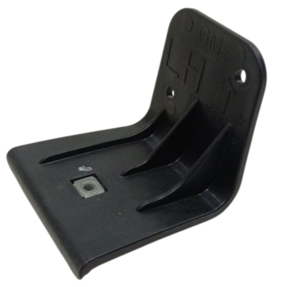 Suporte forro porta dianteira esquerda gm Tracker 2018 2017 4