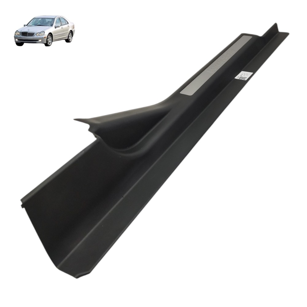 Soleira porta dianteira direita Mercedes c230k 2003 2004