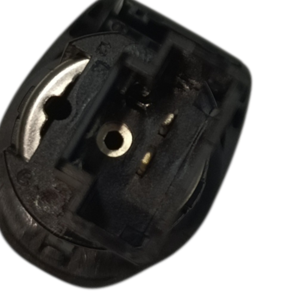 Tomada acendedor 12V painel Nissan kicks 2020 2019 2018 2017 4
