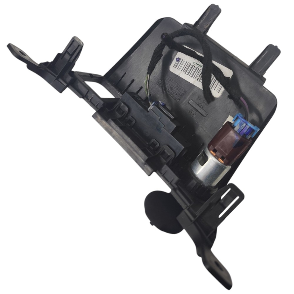 Tomada 12V painel GM Tracker 2015 2016 2017 2018 2019 4