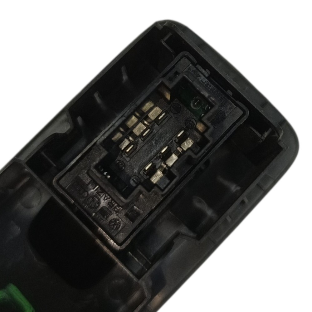 Botão Vidro Dianteiro Direito Vw Up 2014 2015 2016 2017 4
