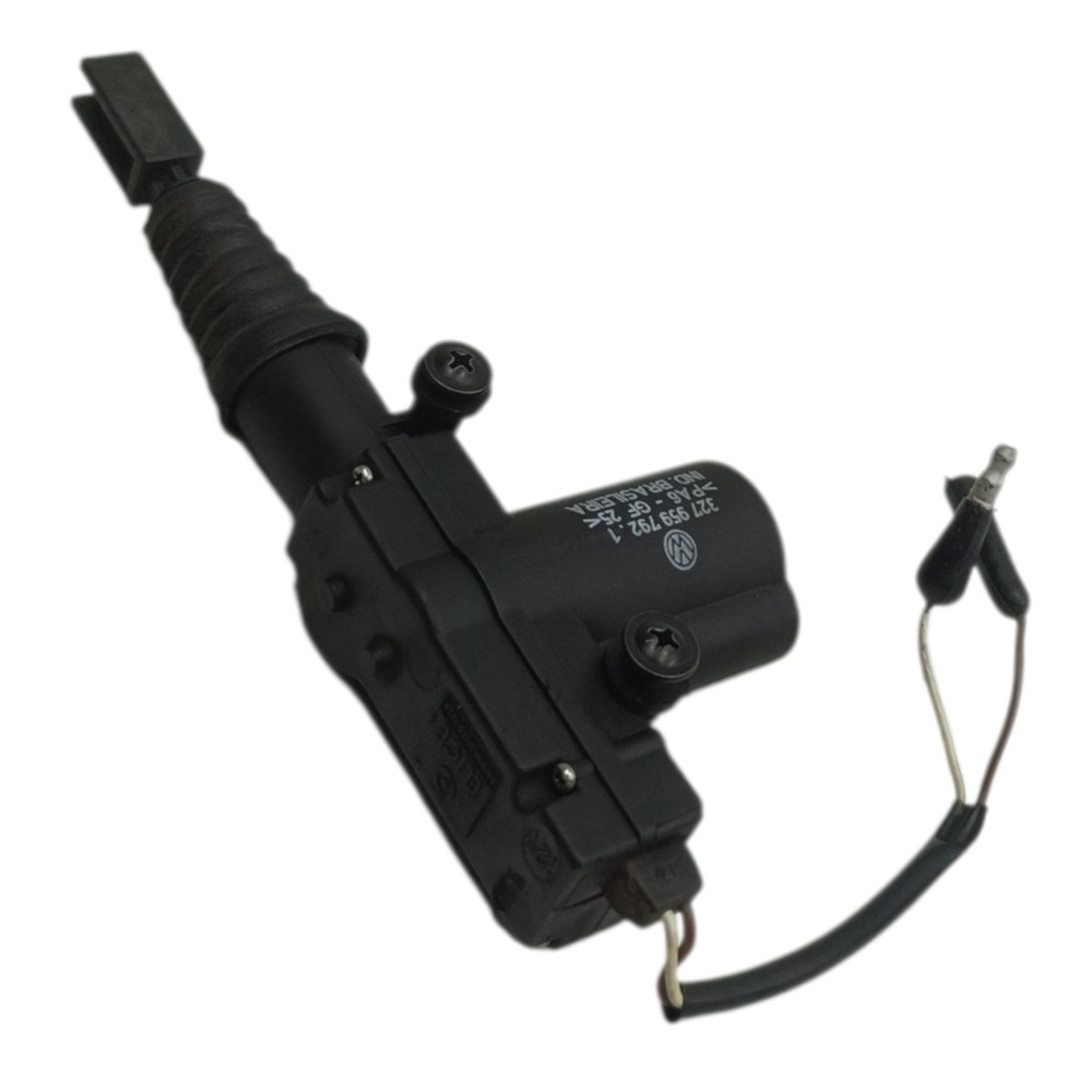 Atuador trava elétrica tampa traseira Vw Santana 2000 2001 3