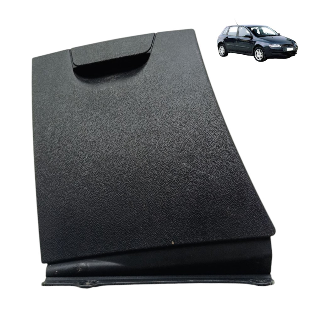 Porta Treco Esquerdo Painel Fiat Stilo 2003 2004 2005 2006 1
