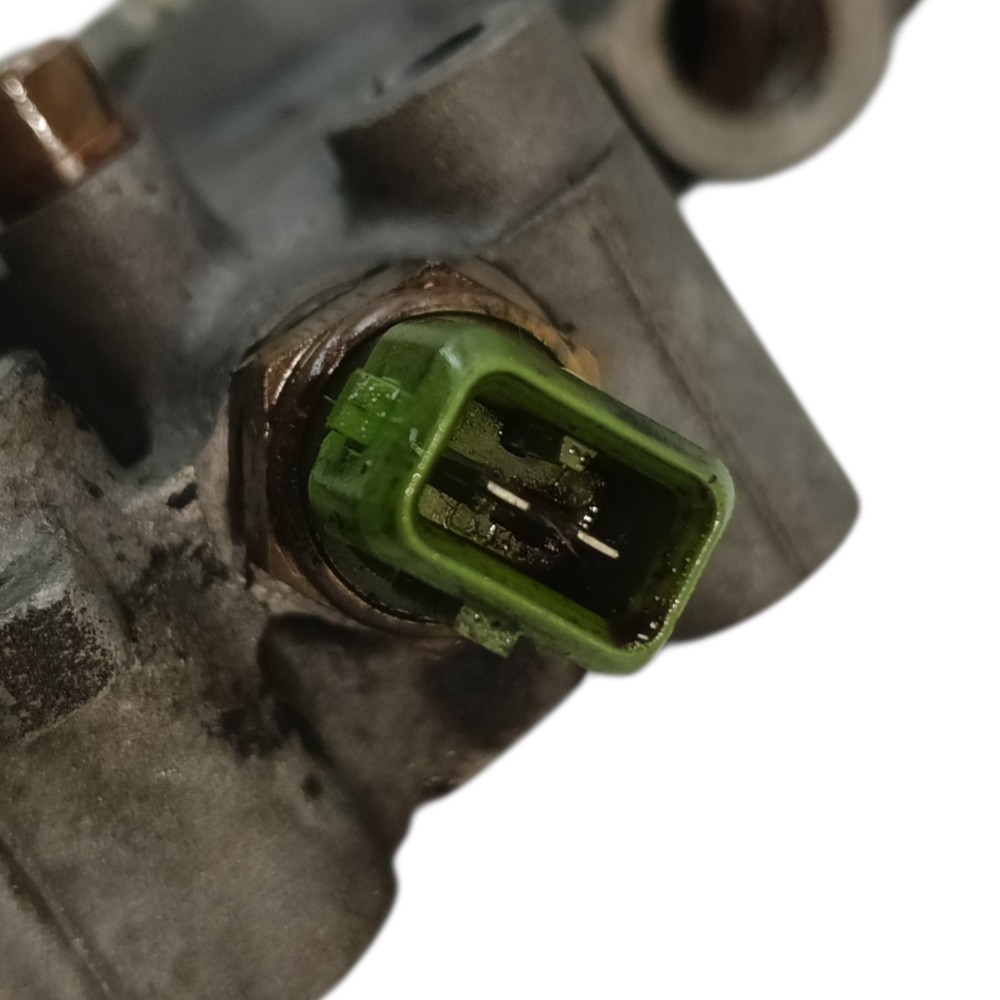 Carcaça válvula termostática Peugeot 206 1.4 gasolina 2001 4