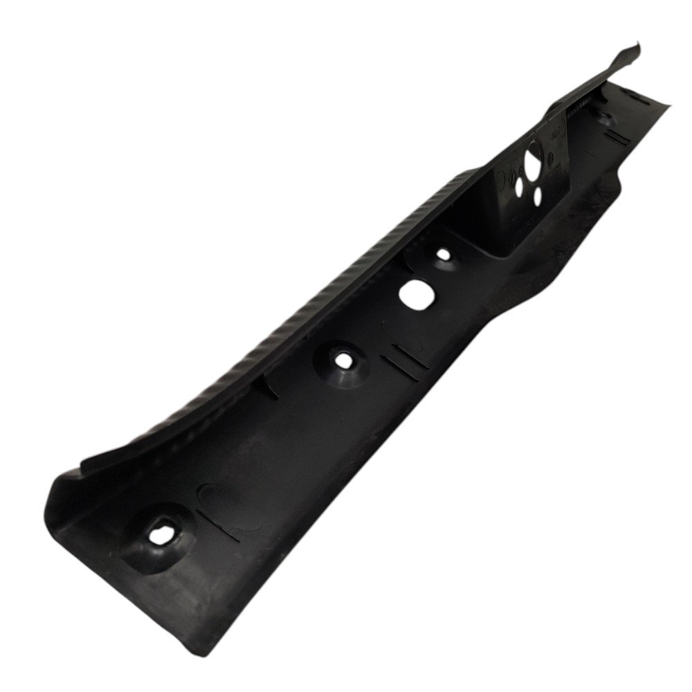 Acabamento soleira porta malas Ford Focus Hatch 2005 2006 07 3
