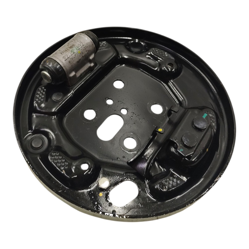 Flange sapata traseira esquerda Citroen basalt 2025 2024 2