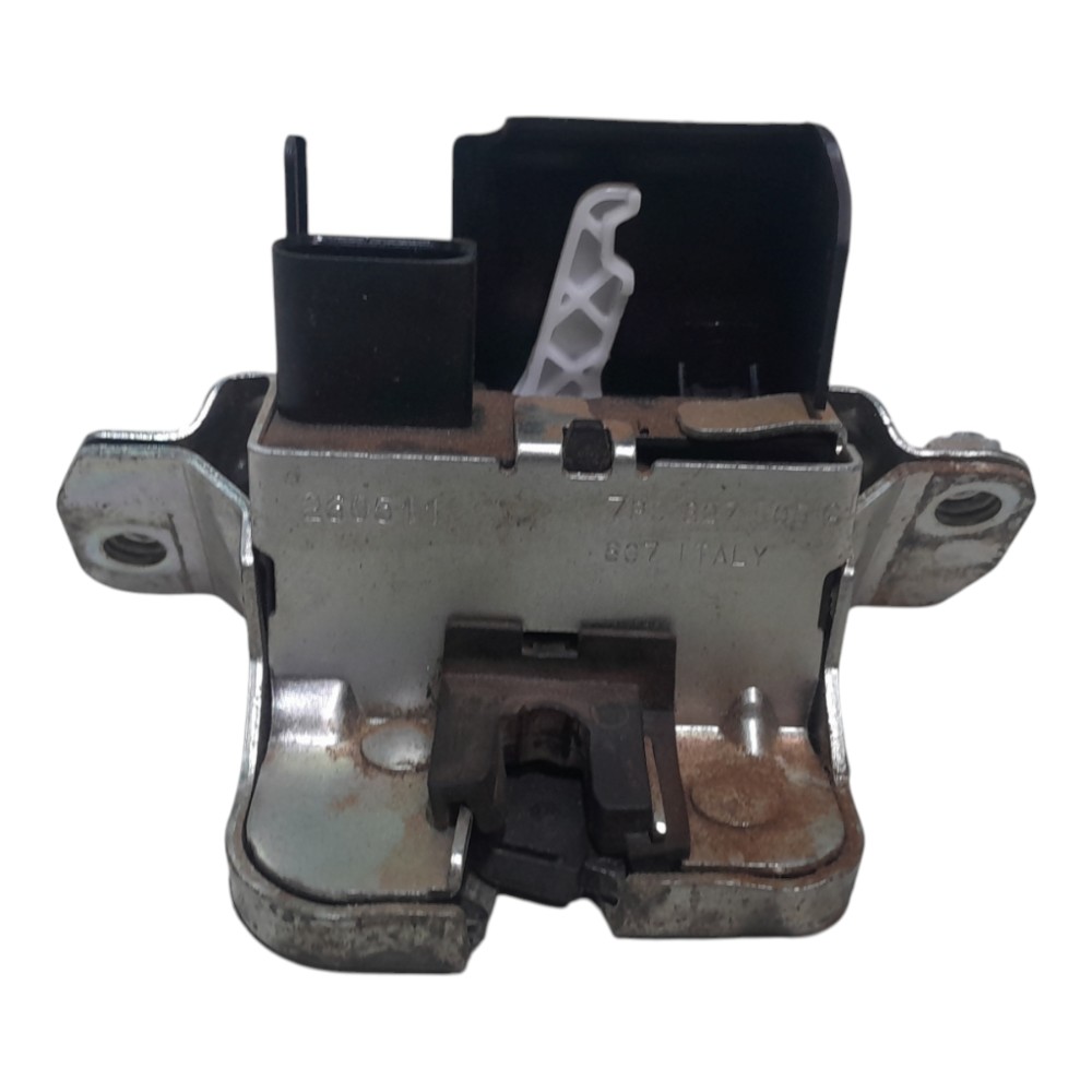 Fechadura Porta Malas Porsche Cayenne Touareg 2011 Á 2016