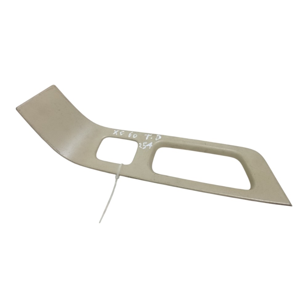 Moldura Comando Vidro Traseiro Direito Volvo Xc60 2009 Á 11