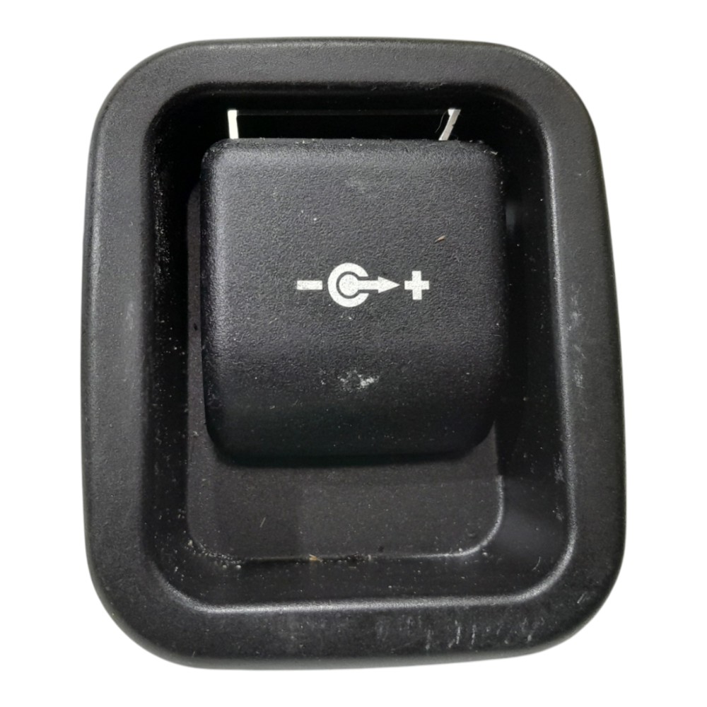 Tomada 12v BMW 135i 2008/2013