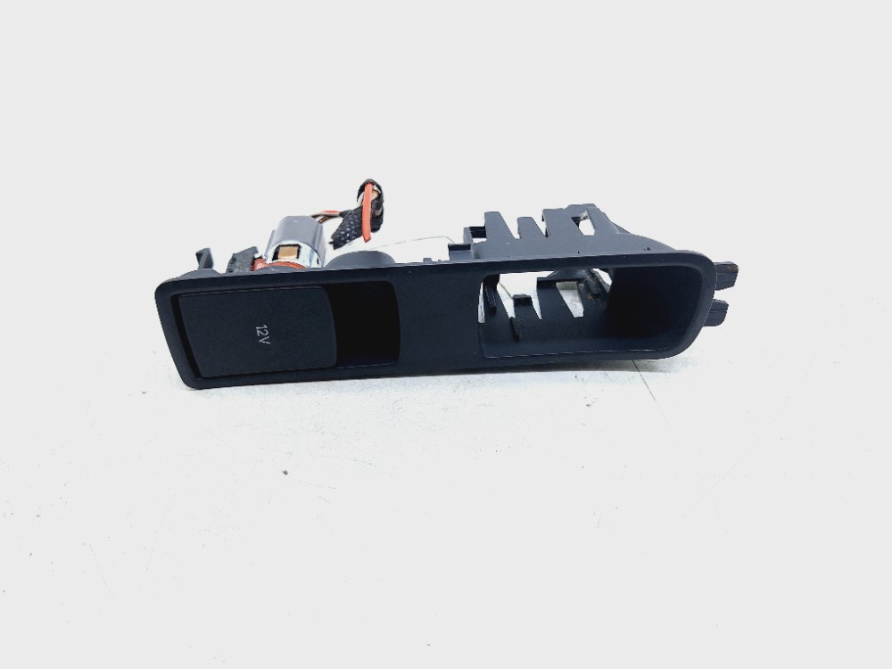 Acabamento Tomanda 12v Audi Q3 1.4 2019 8u1863349b