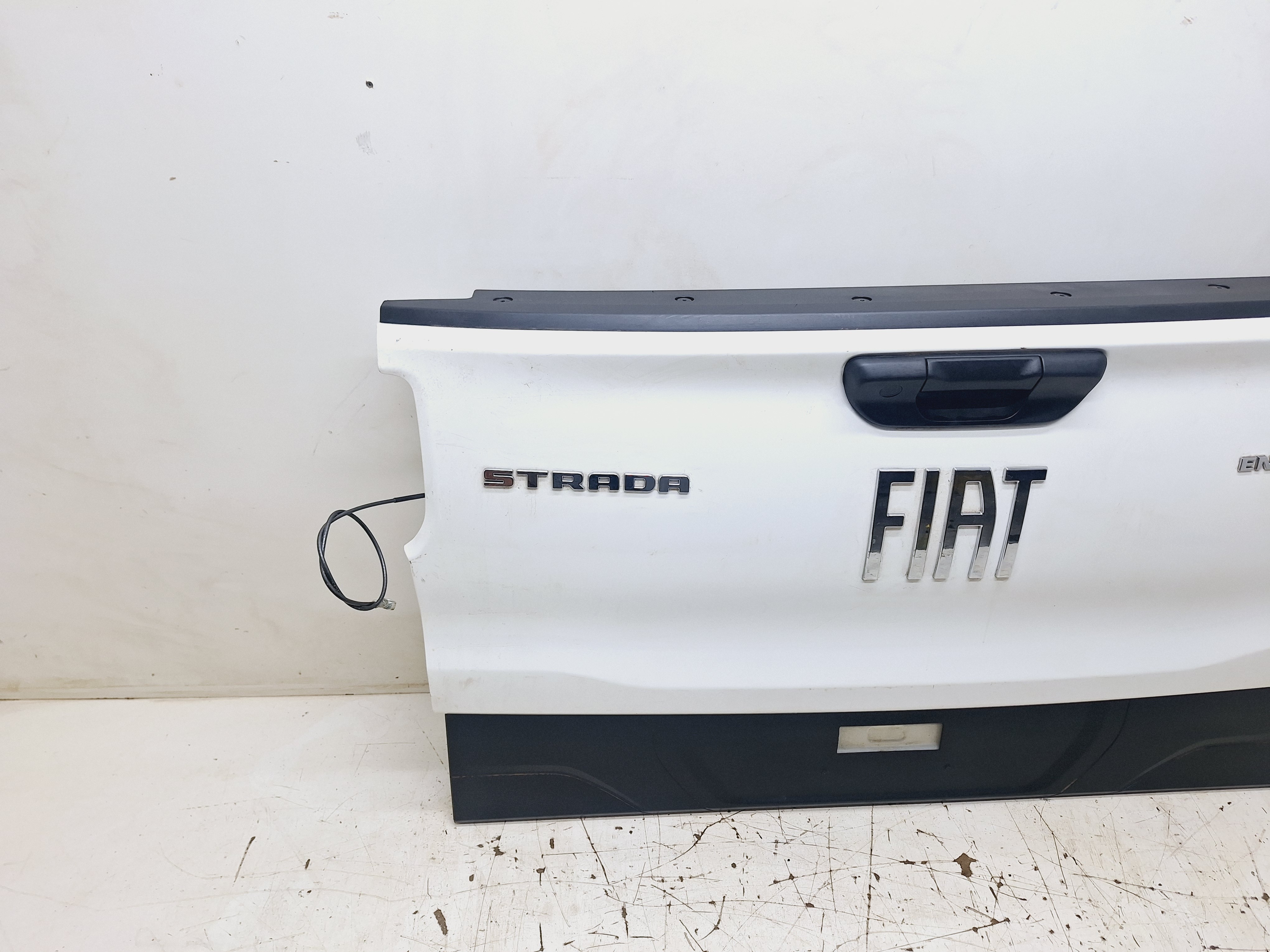 Tampa Traseira Porta Malas Fiat Strada 1.4 2022/ 2023 Branco