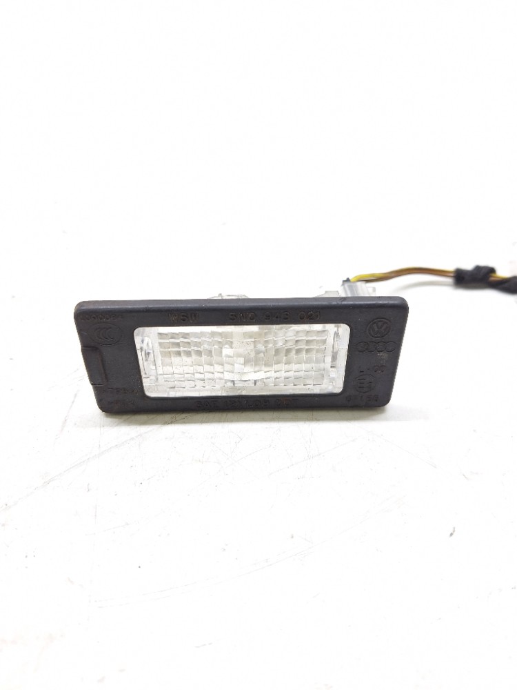 Lanterna luz placa traseiro Vw Jetta 2.0 2013 5n0943021