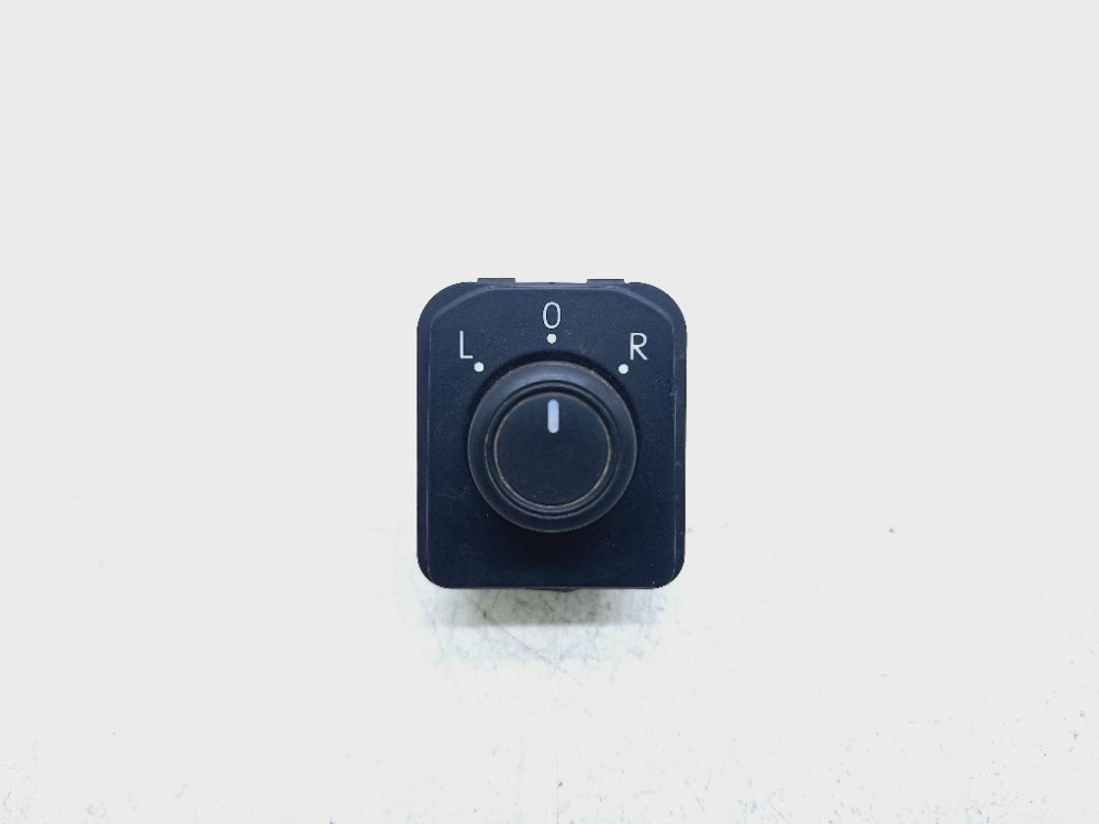 Botão Ajuste Retrovisor Vw Jetta Tsi 1.4 2019 3cn959565
