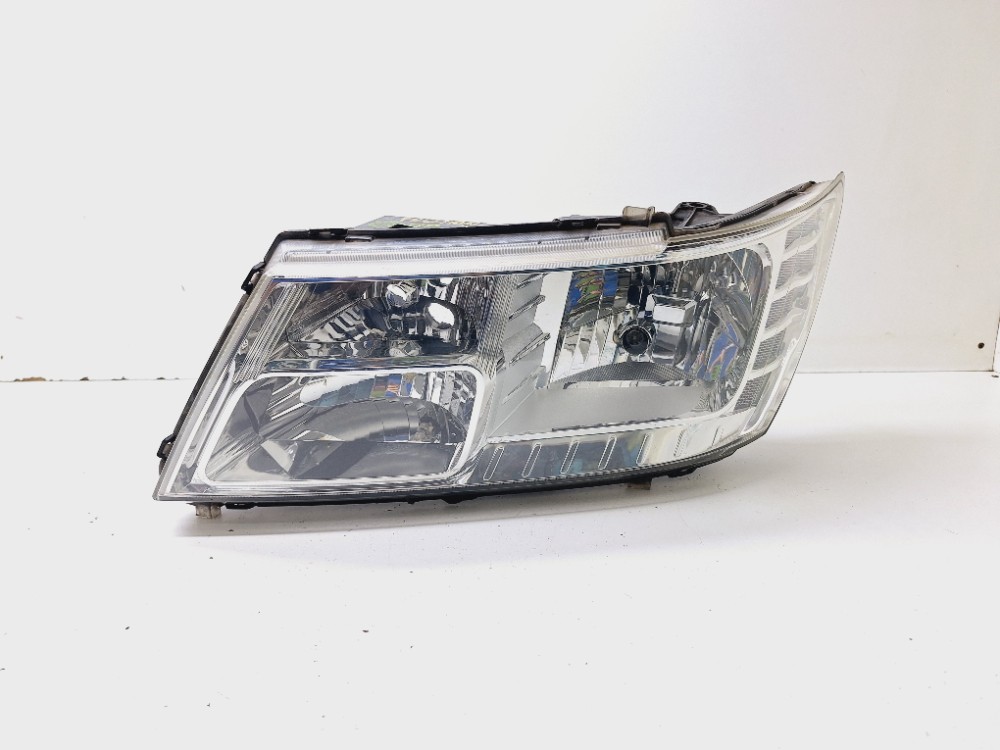 Farol Dianteiro Esquerdo Fiat Freemont 2.4 2011 2012 Esquerdo/motorista
