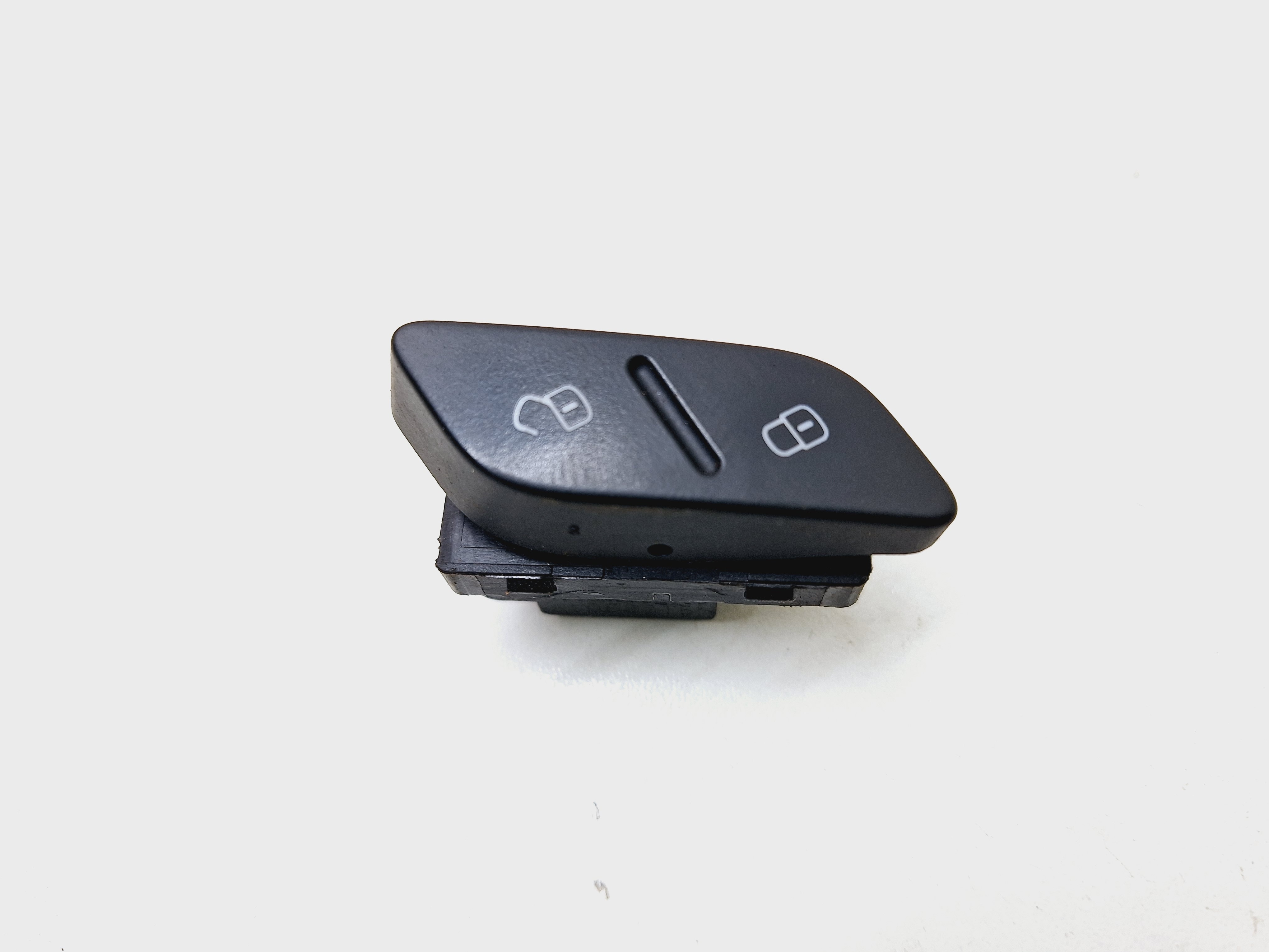 Botão Trava Porta Dianteiro Esquerdo Vw Jetta 2.0 2015