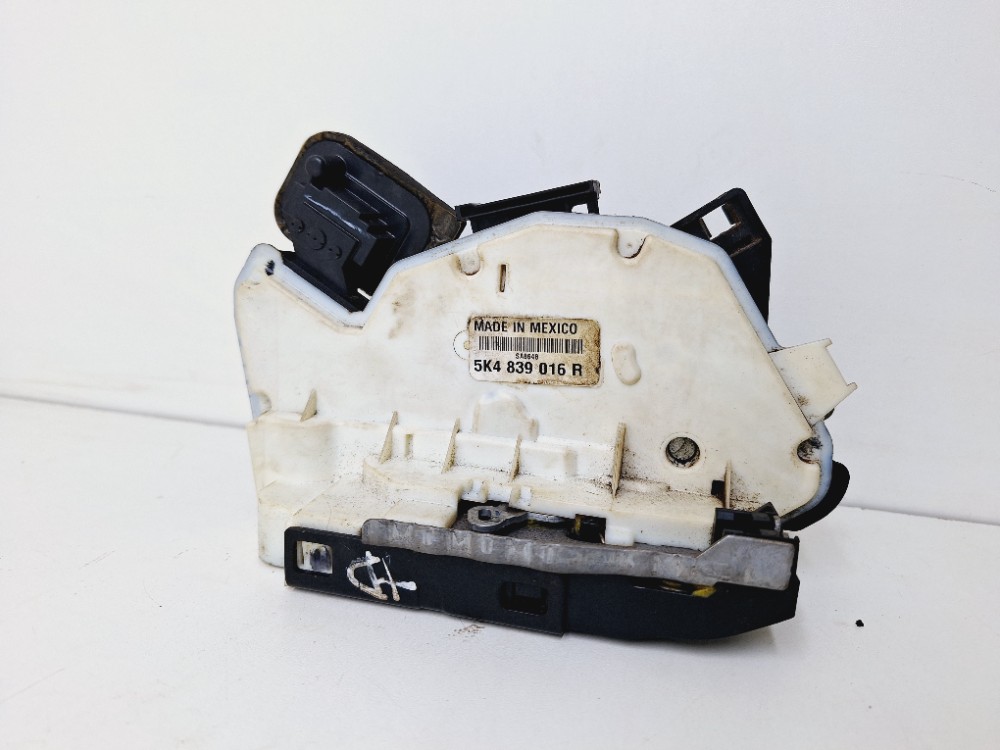 Fechadura Porta Traseira Direita Vw Jetta 2.0 2015 2016
