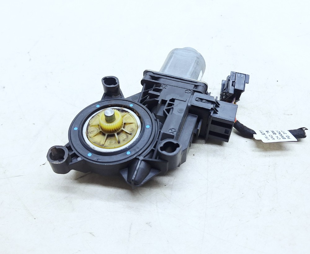 Motor Traseiro Direito Vw Jetta 2.0 2016 6r0959812t