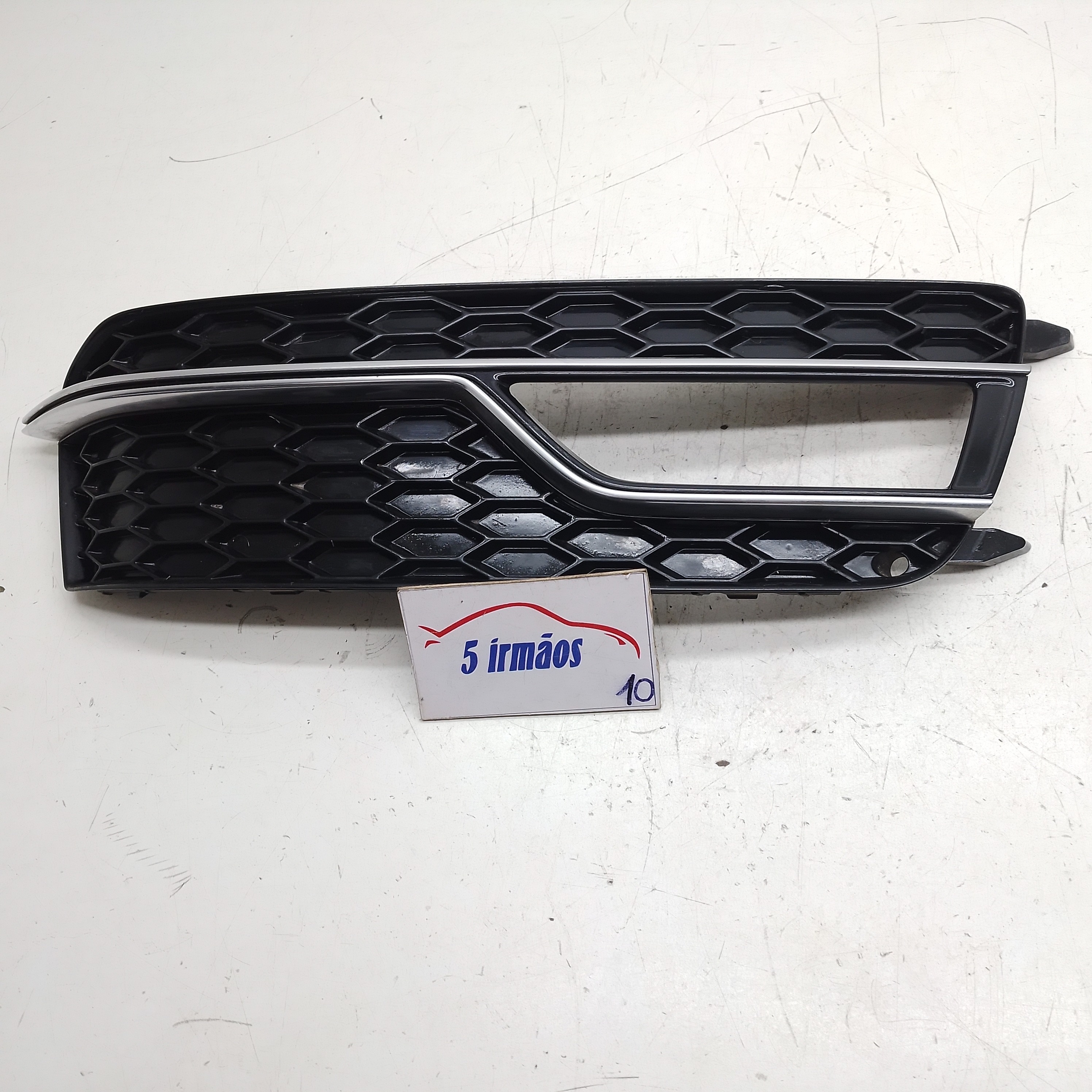 Grade Farol Milha Direito Audi S5 Tfsi 3.0 2014 N8t0807682k Direito