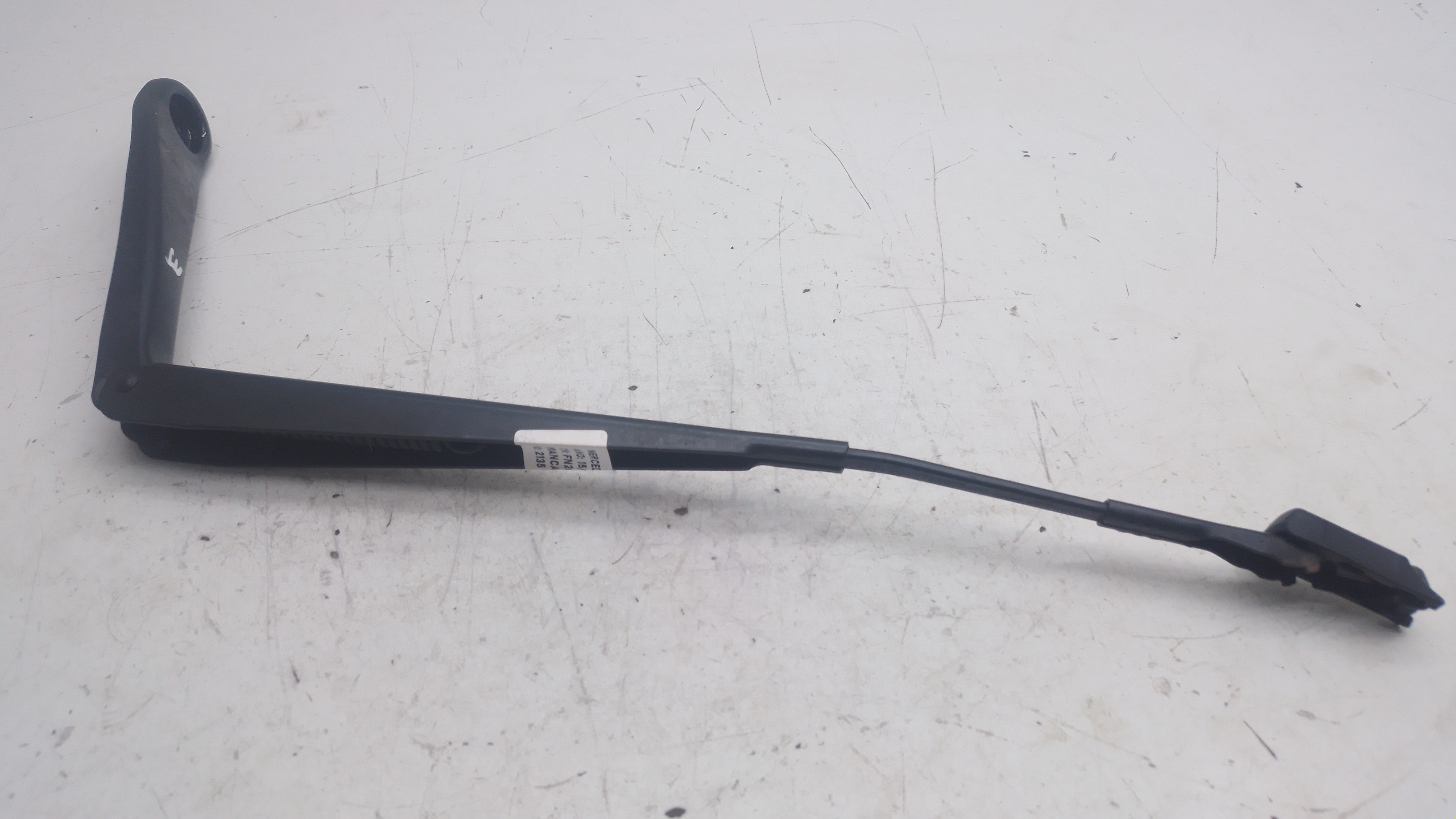 Braço Esquerdo Limpador Parabrisa Mercedes Cla200 1.6 2015  Esquerdo