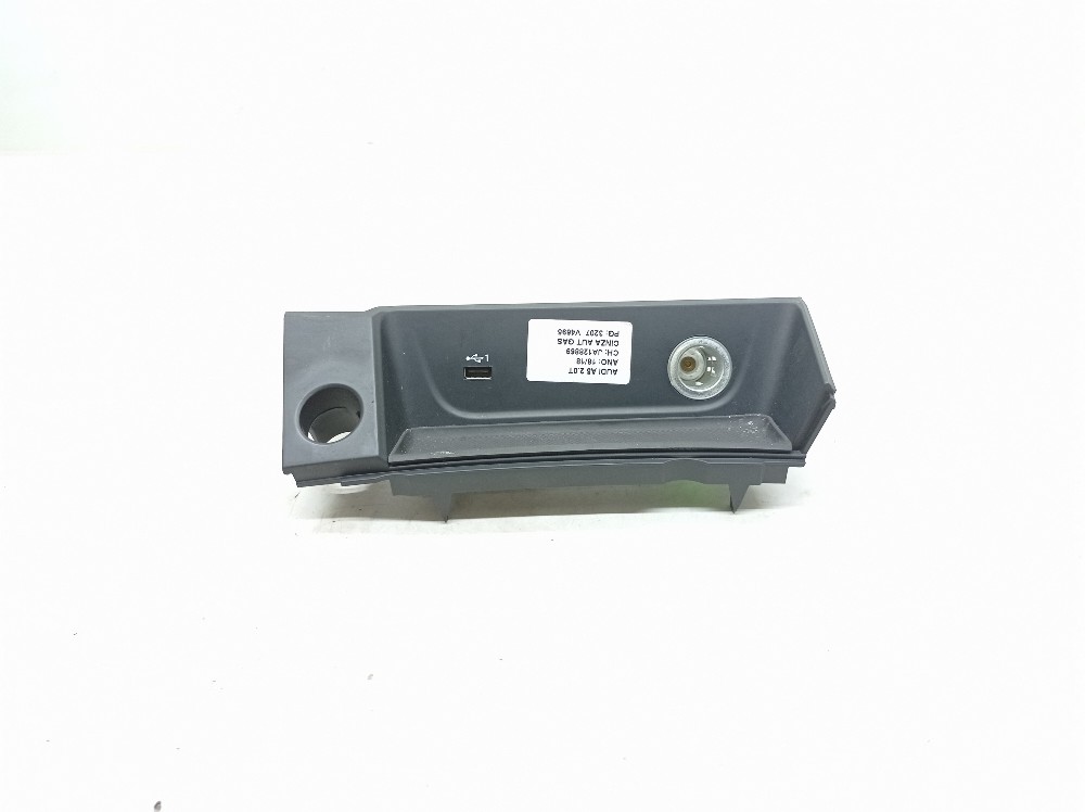 Entrada usb tomada console AUDI A5 2.0 2018 8w1864131c