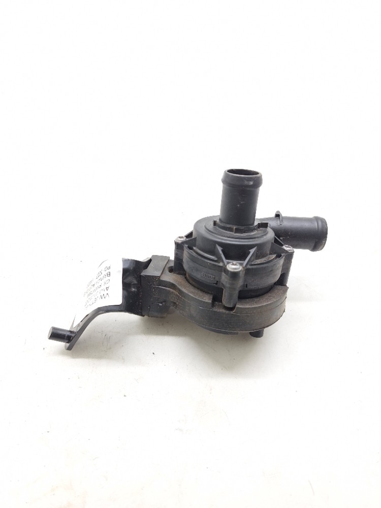Bomba Dagua Auxiliar Vw Jetta Gli 2.0 2023 2024 5q0965567b